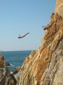 450px-cliffdivers_in_la_quebrada-_acapulco-_guerrero-_mexico_resize