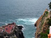 800px-la_quebrada_in_acapulco-_mexico_2007_2